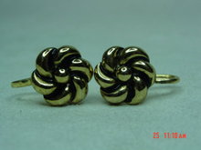 Marino Gold Flower Screwback Earrings