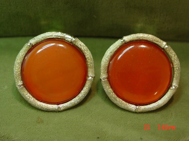 Lisner Butterscotch Lucite Thermoset Clip Earrings