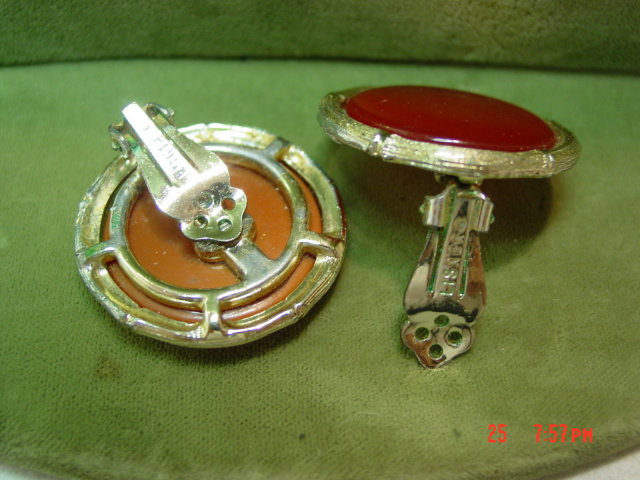 Lisner Butterscotch Lucite Thermoset Clip Earrings