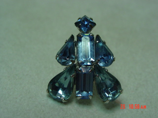 Coro Ice Blue Rhinestone Screwback Earrings
