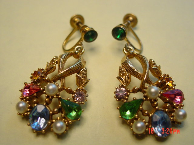 STAR Rhinestone Screwback Earrings