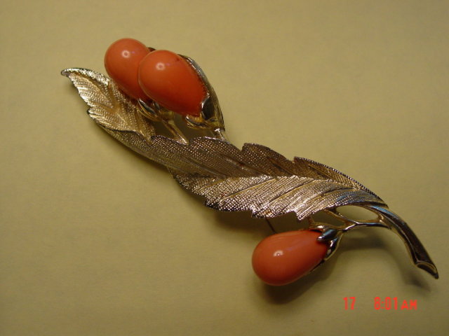 Sarah Coventry Leaf Pin