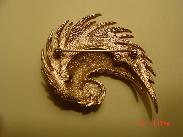 Boucher Goldtone Swirled Feather Brooch with Cultured Pearl
