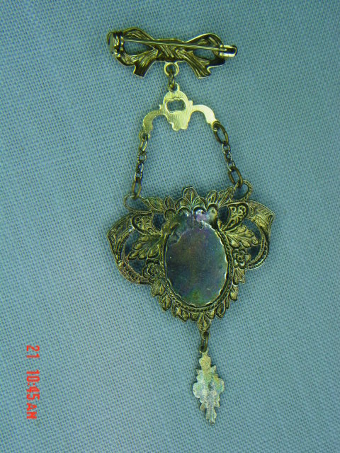 Victorian Porcelain Cameo Brooch Pin