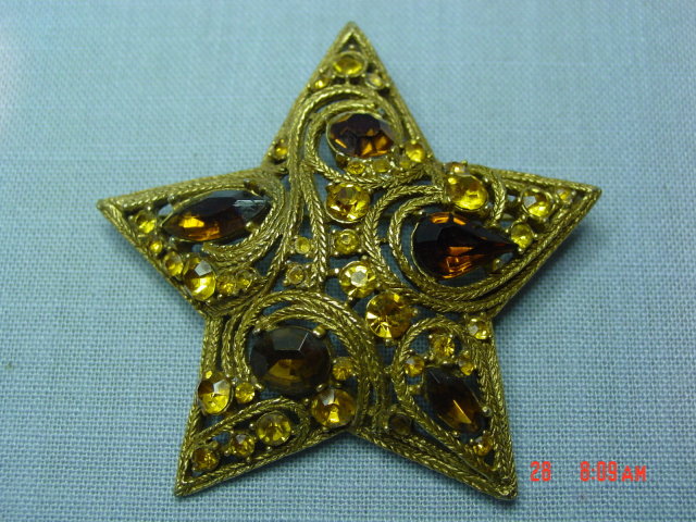 Gold Five Point Star Rhinestone Brooch