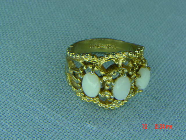 18KT HGE Gold Opal Ring Size 5