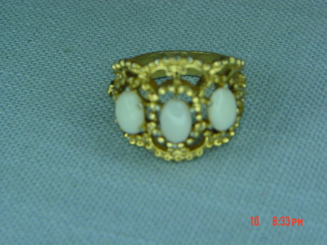 18KT HGE Gold Opal Ring Size 5