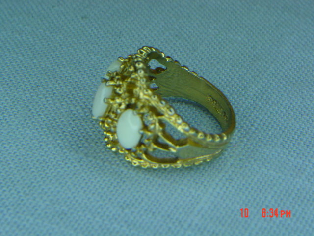 18KT HGE Gold Opal Ring Size 5
