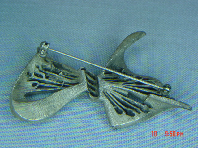 Vintage Pot Metal Art Deco Bow Pin