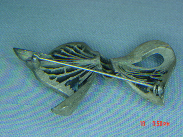 Vintage Pot Metal Art Deco Bow Pin