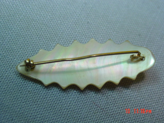Vintage MOP Gold Wire Mother Pin