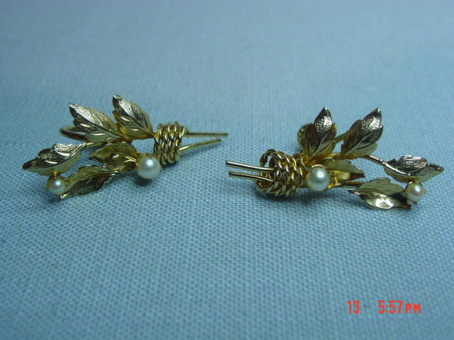 12K GF Leaf Spray Pearls Screwback Earrings