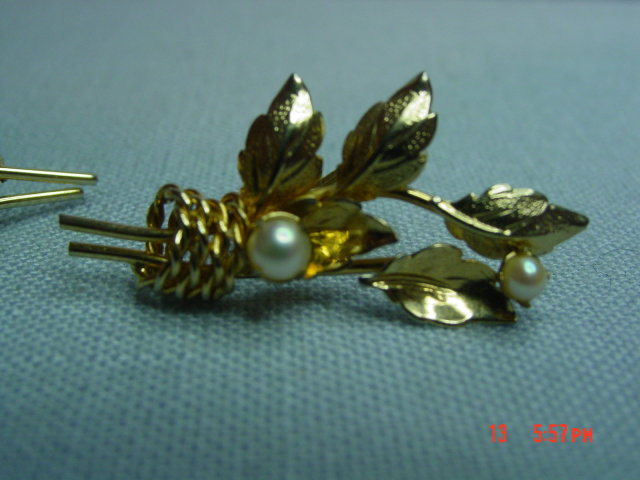 12K GF Leaf Spray Pearls Screwback Earrings