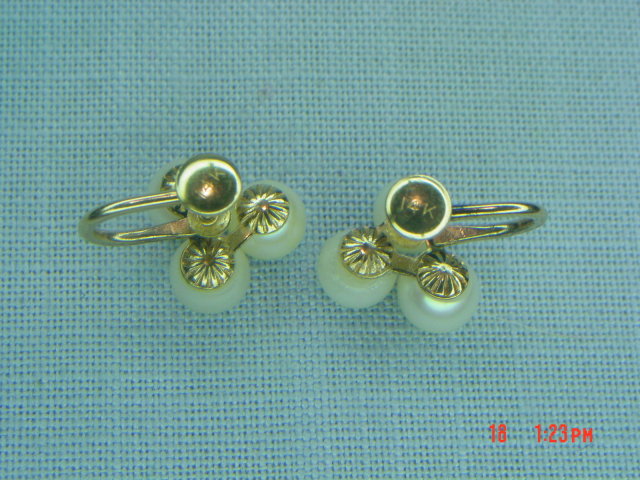 14K Cultured Pearls Screwback Earrings