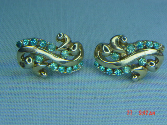 Lisner Gold Filled Blue Rhinestone Screwback Earrings