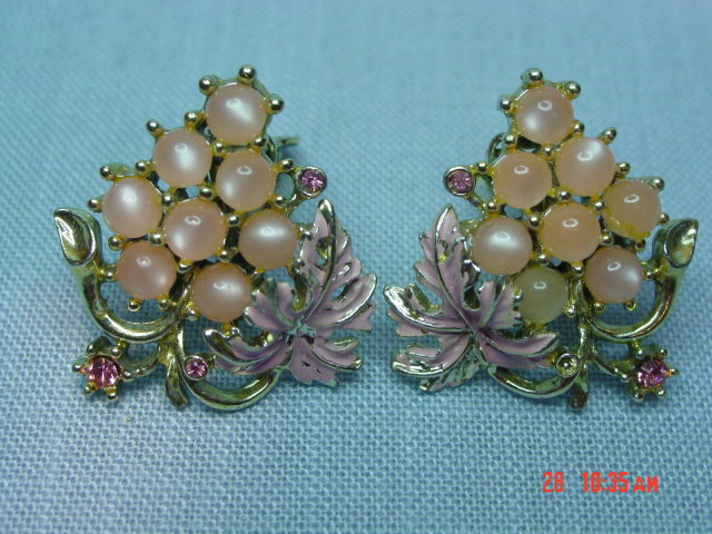 Vintage Pink Grapes Thermoset Clip Earrings