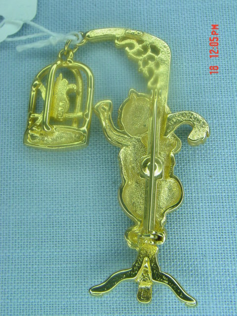 J.J. Jonette Jewelry Gold Cat & Bird Pin