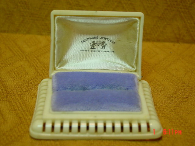 Vintage Cream Colored Celluloid Four Leaf Clover Double Ring Presentation Box