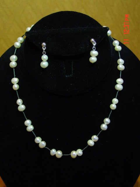 Modern Cultured Pearl Necklace & Pierced Earrings