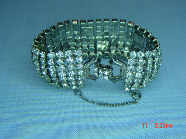 BRIGHT Weiss 7 Row Clear Rhinestone Bracelet