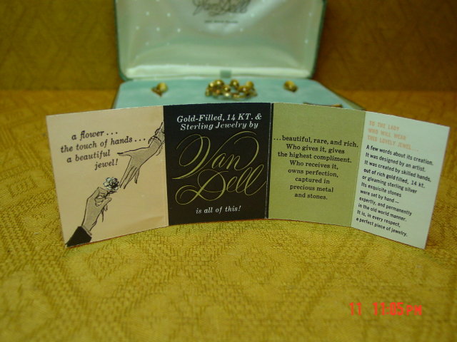 Van Dell 12K GF Tiger Eye Brooch & Screwback Earrings in Original Box