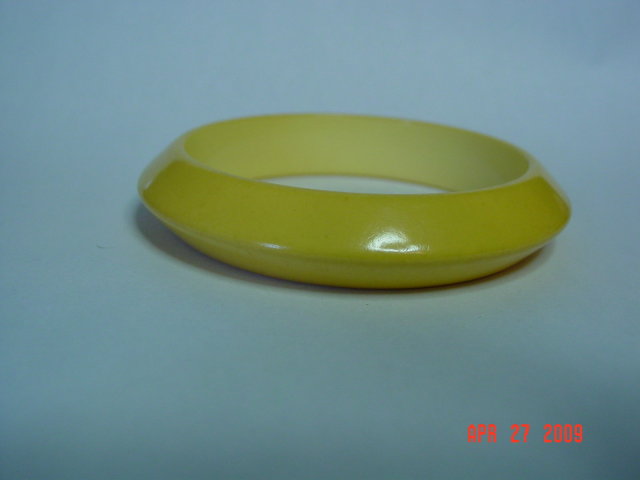 Vintage Yellow Bakelite Bangle Bracelet