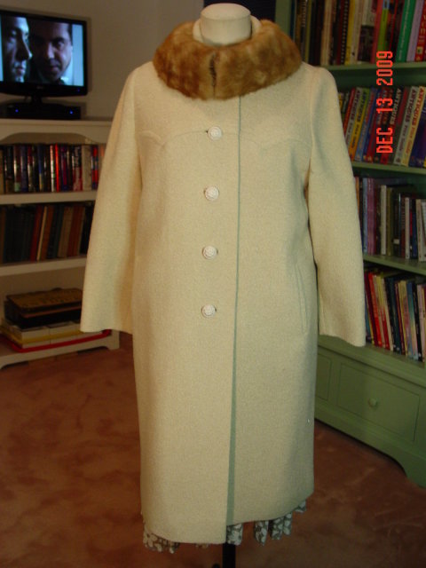 Vintage Belk's Pioneer Coat Co. Cream Wool Coat with Mink Collar