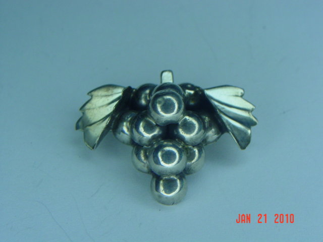 Vintage Mexico Sterling Silver Grape Cluster Brooch & Screwback Earrings