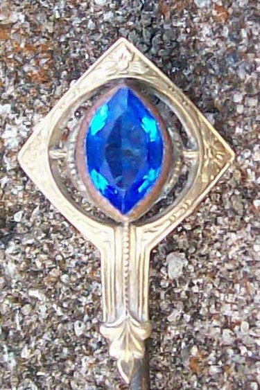 Art Nouveau Stick Pin with Patterned Nib