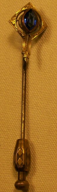 Art Nouveau Stick Pin with Patterned Nib
