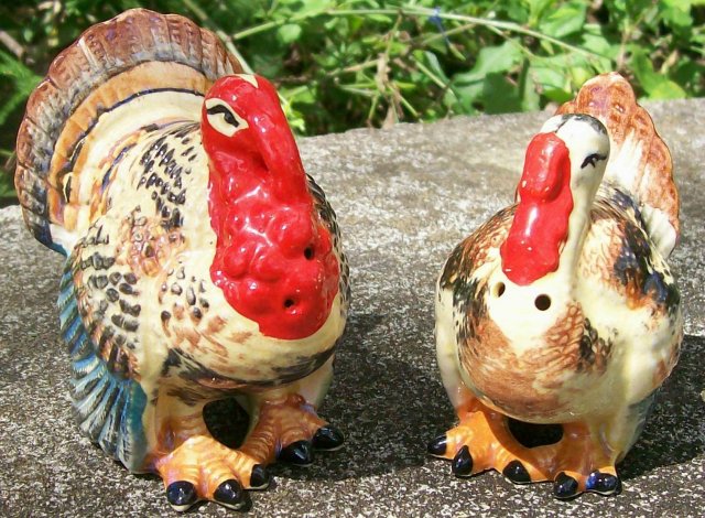 Turkey Figural Ceramic Salt & Pepper Shakers Japan 1930's-50's 3.5