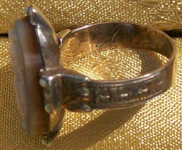 1870's Full Figure Cameo Ring Banded Agate Gold & Pearls Size 3/4