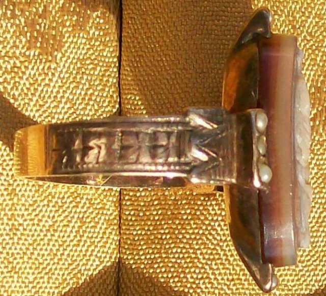 1870's Full Figure Cameo Ring Banded Agate Gold & Pearls Size 3/4