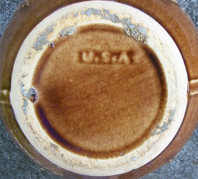 Monmouth/Western Stoneware Bean Pot Diamond Pattern Brown Glaze 1930s