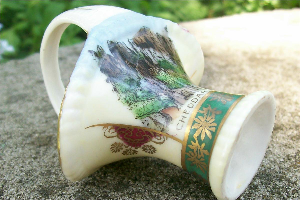 Cheddar Cliffs England Souvenir Ceramic Mini Basket Early 1900's