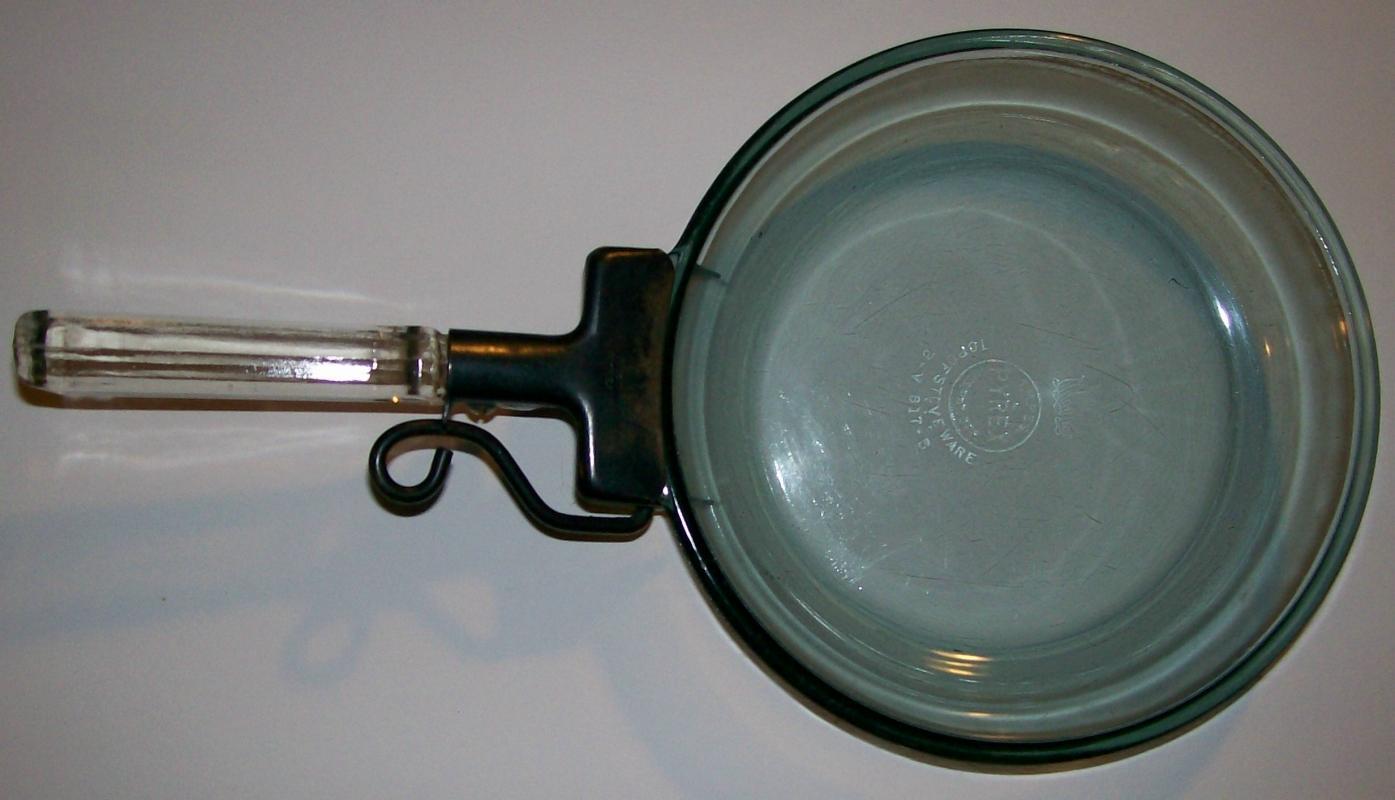 Pyrex Flameware Skillet with Detachable Handle
