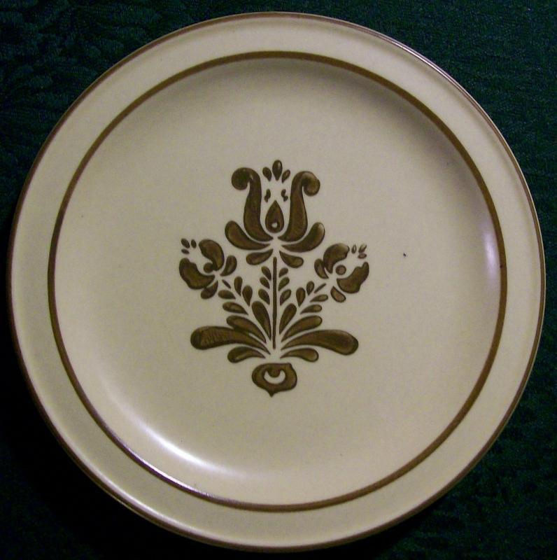 Pfaltzgraff Stoneware Village Salad Plate Set of 6 Brown & Tan 7 1/8