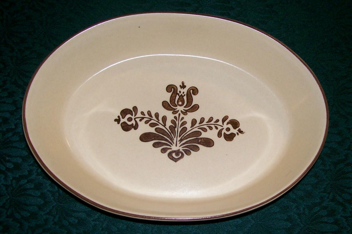 Pfaltzgraff Stoneware Village Oval Baker 10 1/4