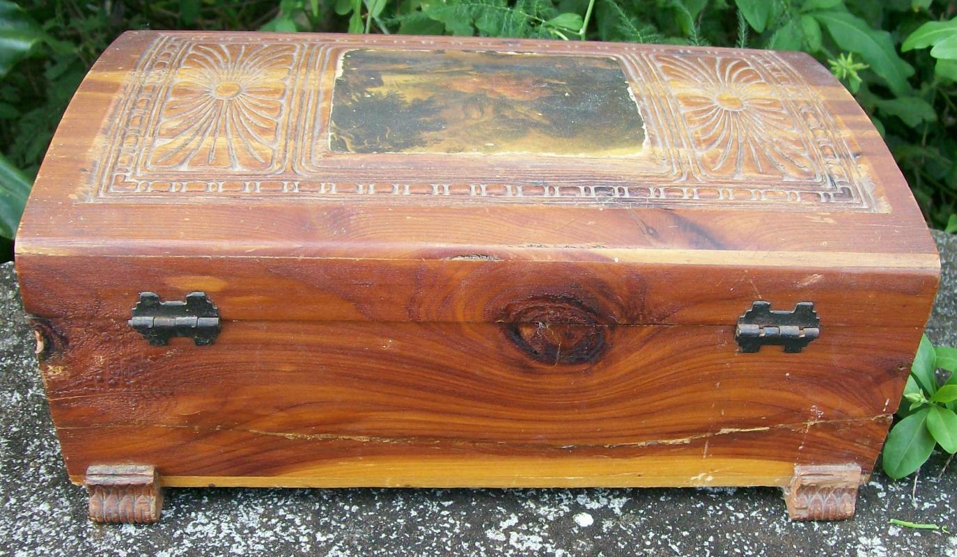 Cedar Wood Dresser Box Domed Lid Pastoral Scene Decoration