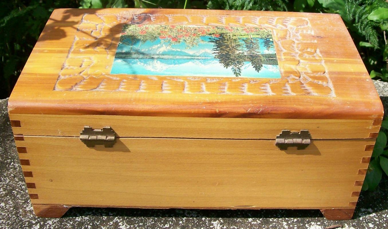 Cedar Wood Dresser Box with Mirror Molded Decoration Chromolithograph