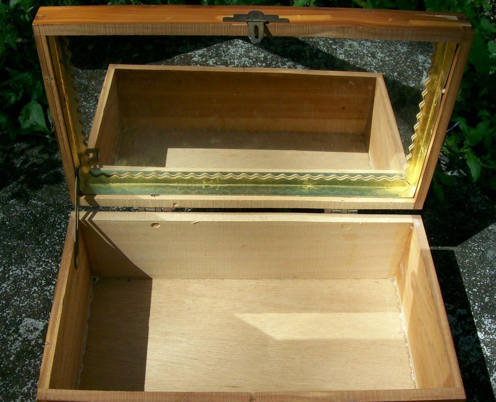 Cedar Wood Dresser Box with Mirror Molded Decoration Chromolithograph