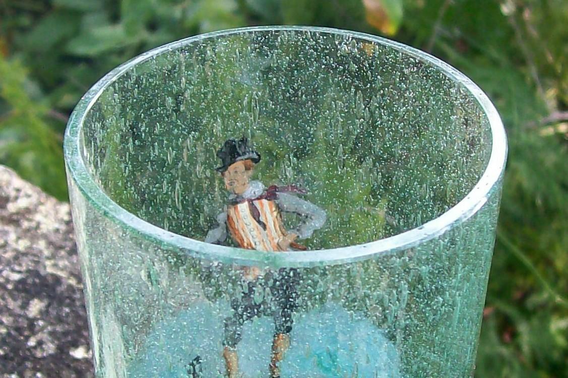 Czech Blown Seed Bubble Glass Tumbler Dickens Character Sam Weller Green 4 7/8