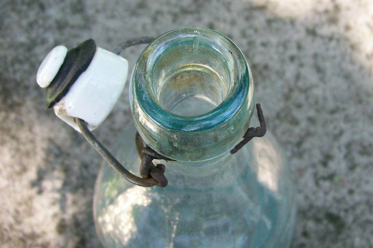 Picnic Beer/Soda Glass Bottle: Porcelain Stopper Late 1800's Aqua