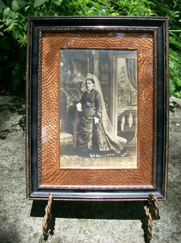 Victorian/Arts & Crafts Frame with Photo