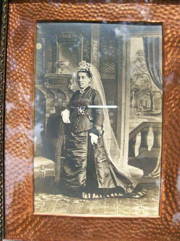 Victorian/Arts & Crafts Frame with Photo