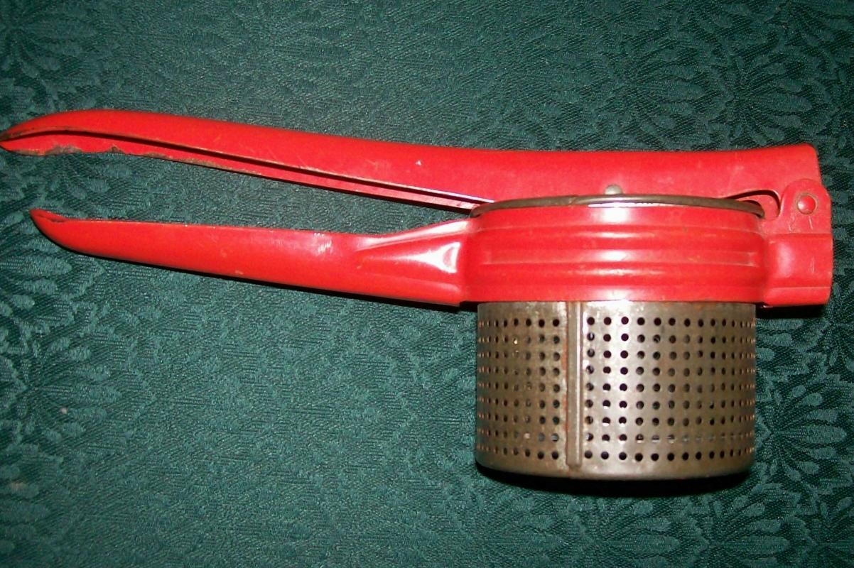 Kitchen Ricer with Red Handle: Handy Things