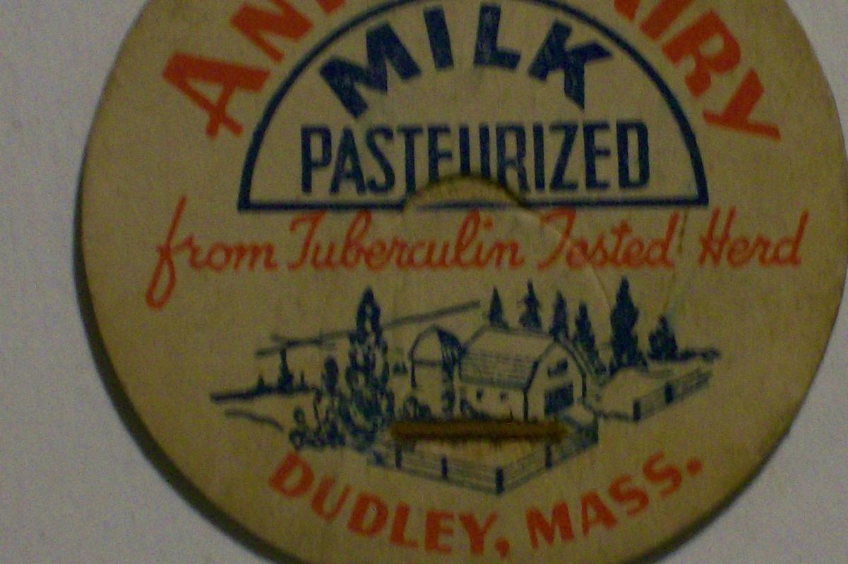 Dairy Milk Caps: Antos Dairy, Dudley, Massachusetts