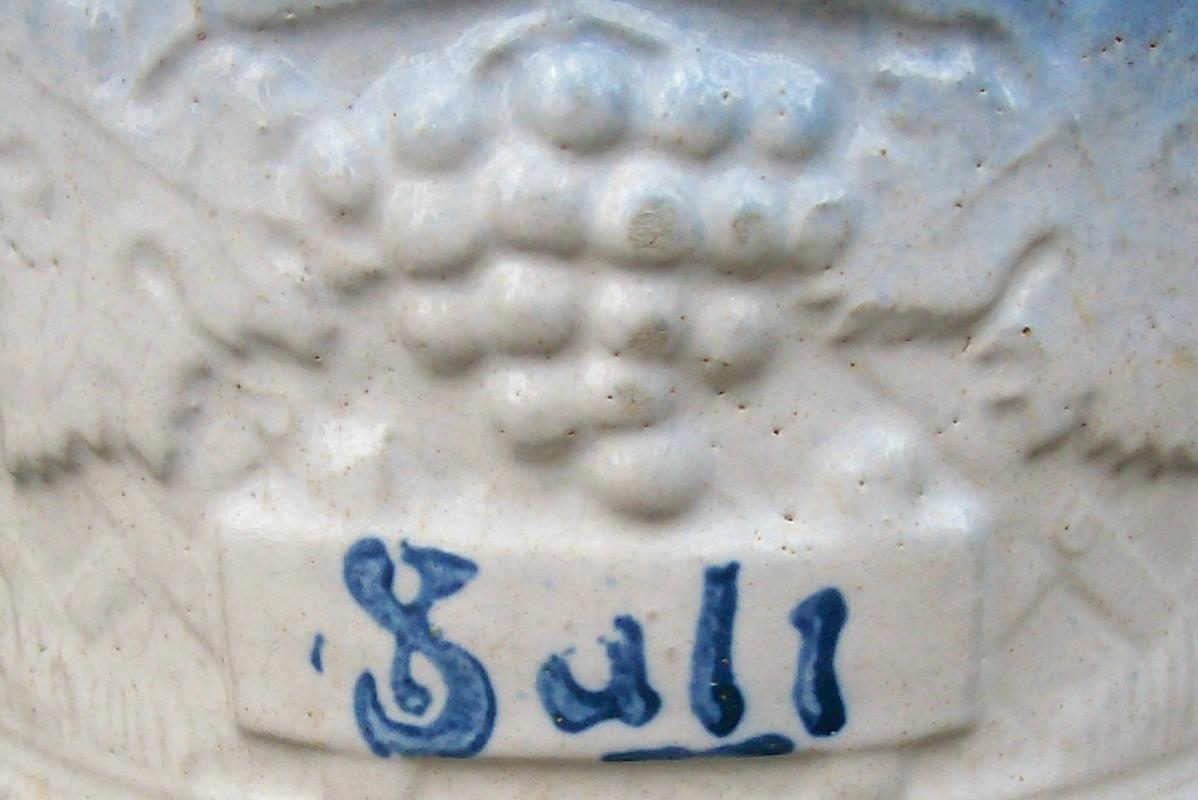 Brush-McCoy Stoneware Grapeware Salt Box with Wooden Lid Blue & White