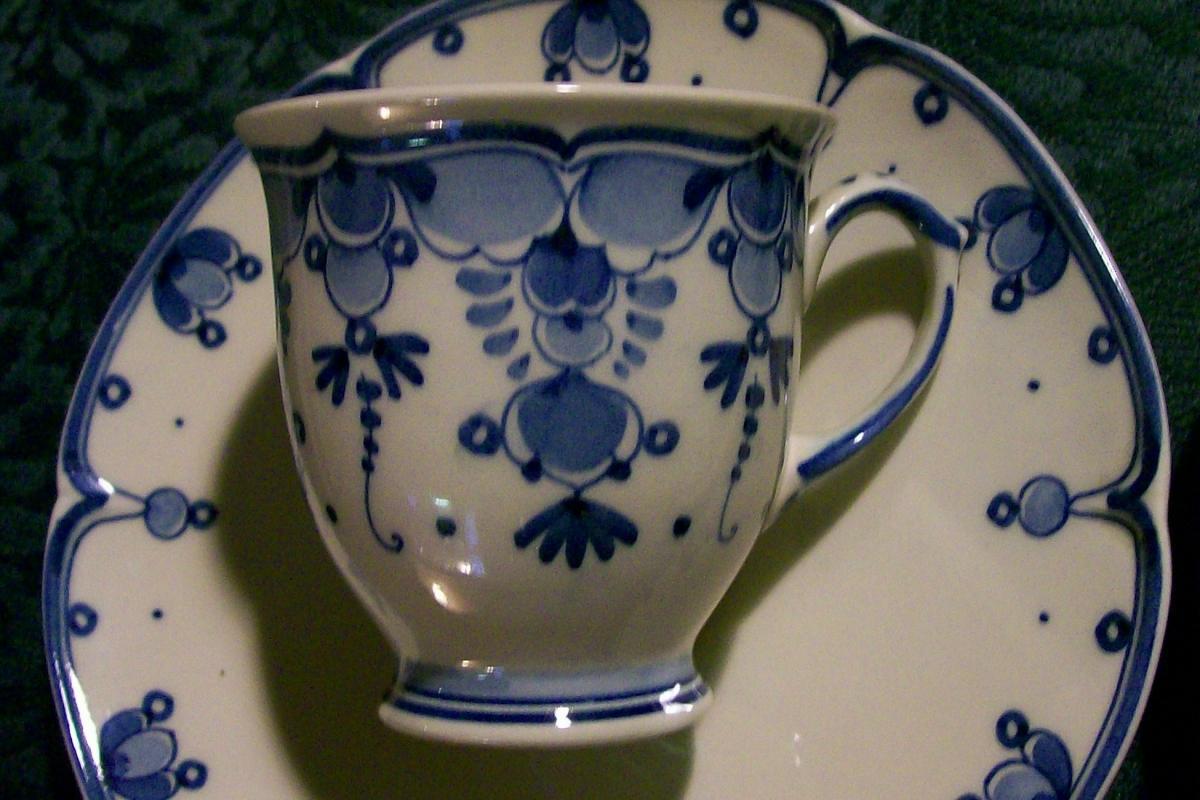 Zenith Gouda Delfts Blue Ceramic Demitasse Cups & Saucers #1022