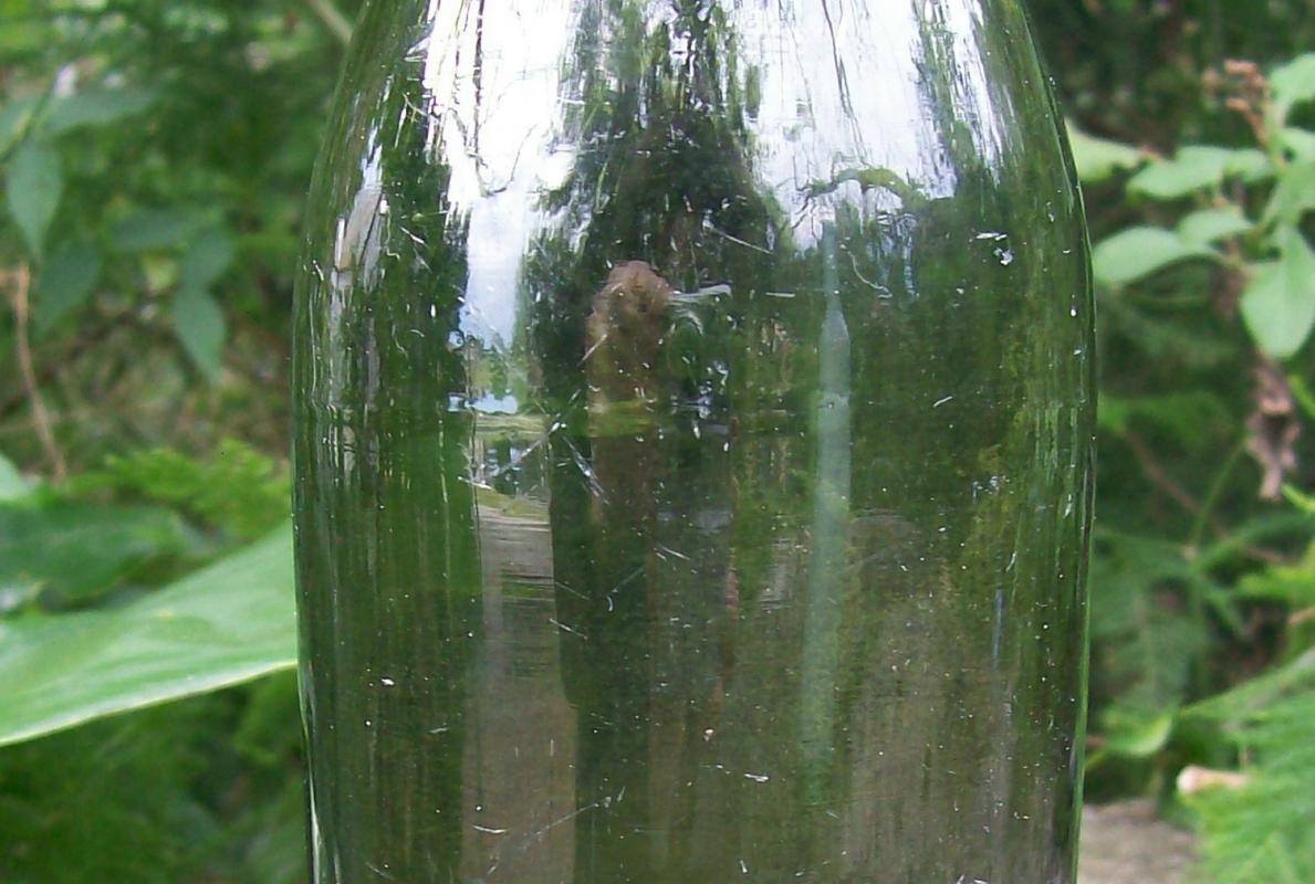 Hock Wine Bottle: Olive Green Turn-Mold